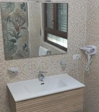 Dual - 4 Posti Letto - Aeroporto E Fiera - Self Check-in 菲乌米奇诺